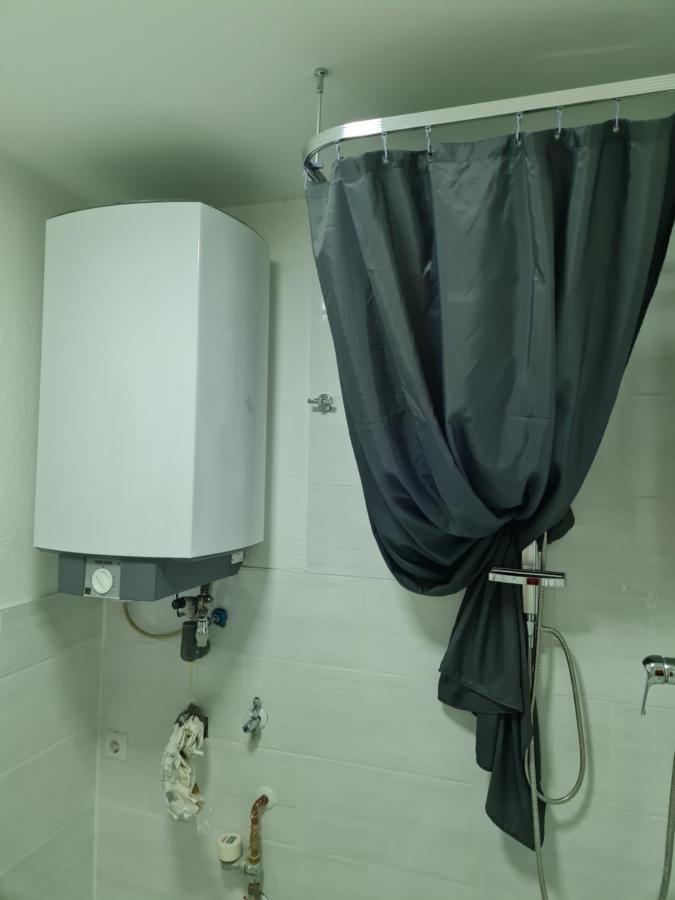 Haupt 3 Hostel Eningen unter Achalm Εξωτερικό φωτογραφία