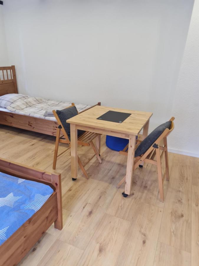 Haupt 3 Hostel Eningen unter Achalm Εξωτερικό φωτογραφία